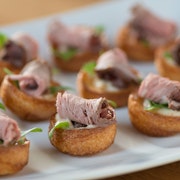 Canapes selection - 8 pieces per guest 