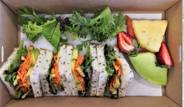 Vegetarian finger food individual box 