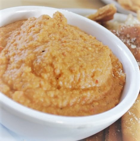 Red Roasted Pepper Hummus (Pint)