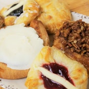 The Ultimate Pastry Platter (12 pcs)