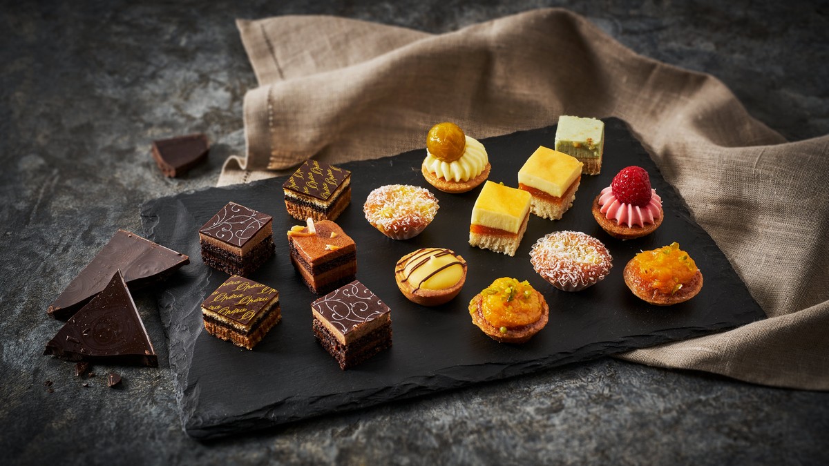 Luxury Petits Fours Platter (24 Pieces)