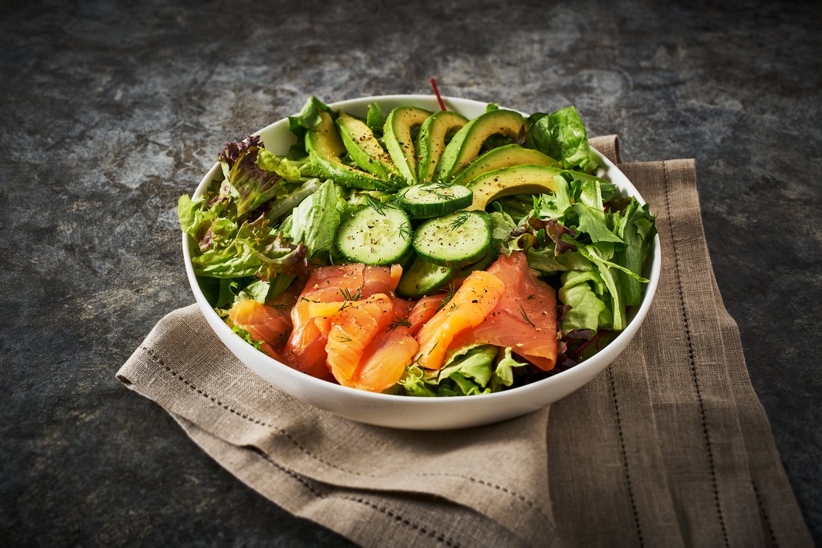 Smoked salmon & avocado salad